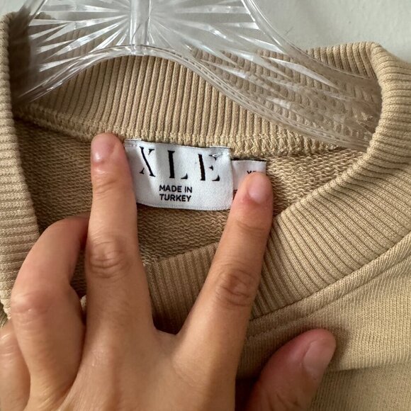 🦋 XLE THE LABEL Lauren Elizabeth Paige Cropped Sweatshirt Light Beige Tan XS - Picture 4 of 7